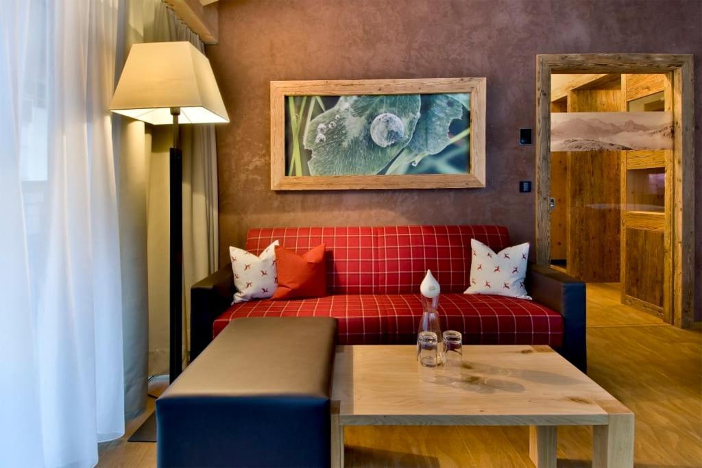 Pete Alpine Boutique Hotel - Klein Und Fein - Private Spa Suiten Und Zimmer Sankt Anton am Arlberg Bagian luar foto
